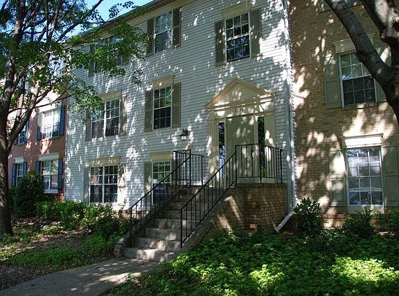 2nd image of 7759 Inversham Dr APT 242