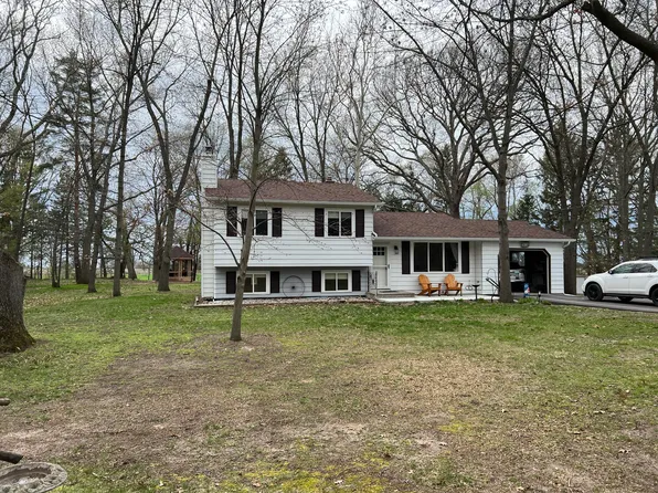 5175 Foss Rd, Akron, MI 48701