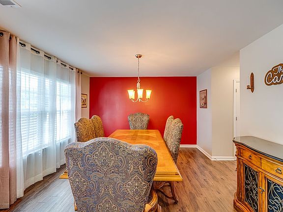 4th image of 211 Harlequin Dr