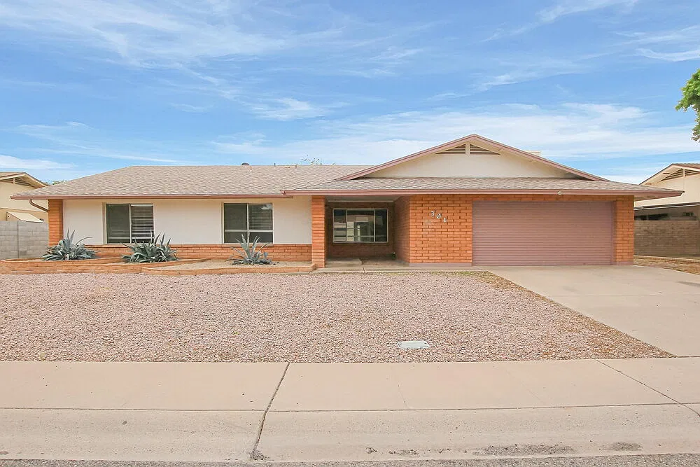 4 bed, 2.0 bath, 2196 sqft, $2,315 — Photo 1