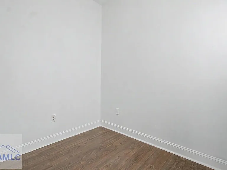390 Fairview Cir — Photo 13