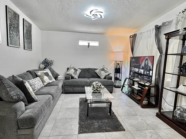 Modern, Fully Renovated and Furnished Interior