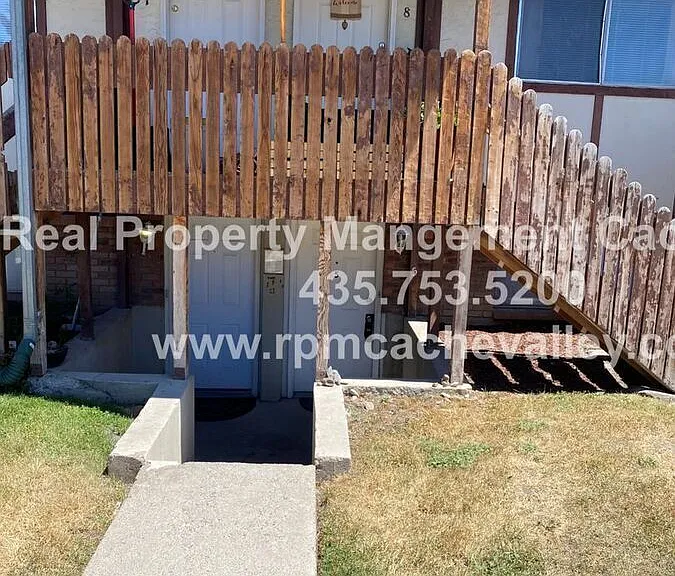 271 Riverbend Rd #7 — Photo 1