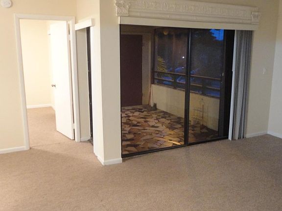 4th image of 20210 NE 3rd Ct APT 4