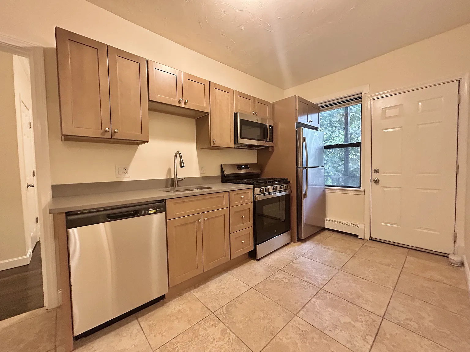 435 Walnut Ave — Photo 2