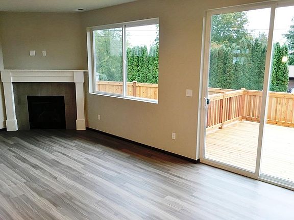 4th image of 20921 2nd Ave W #11
