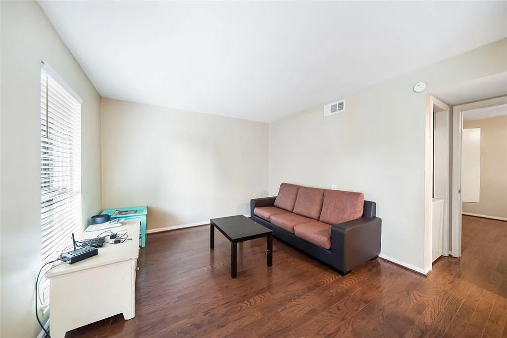 1710 Indiana St — Photo 2