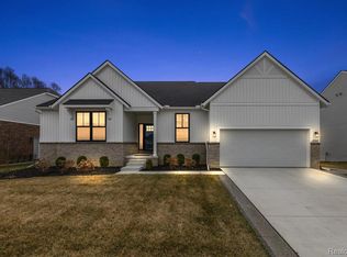 20848 Wexford Dr, Macomb, MI 48044