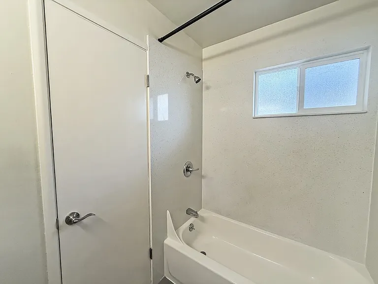 3600 Dimond — Photo 25