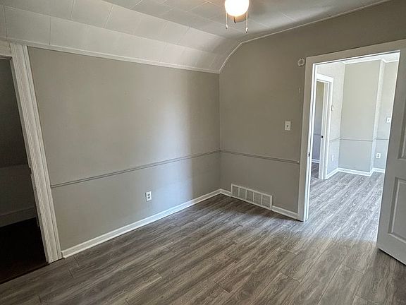 4th image of 3401 Roanoke Ave