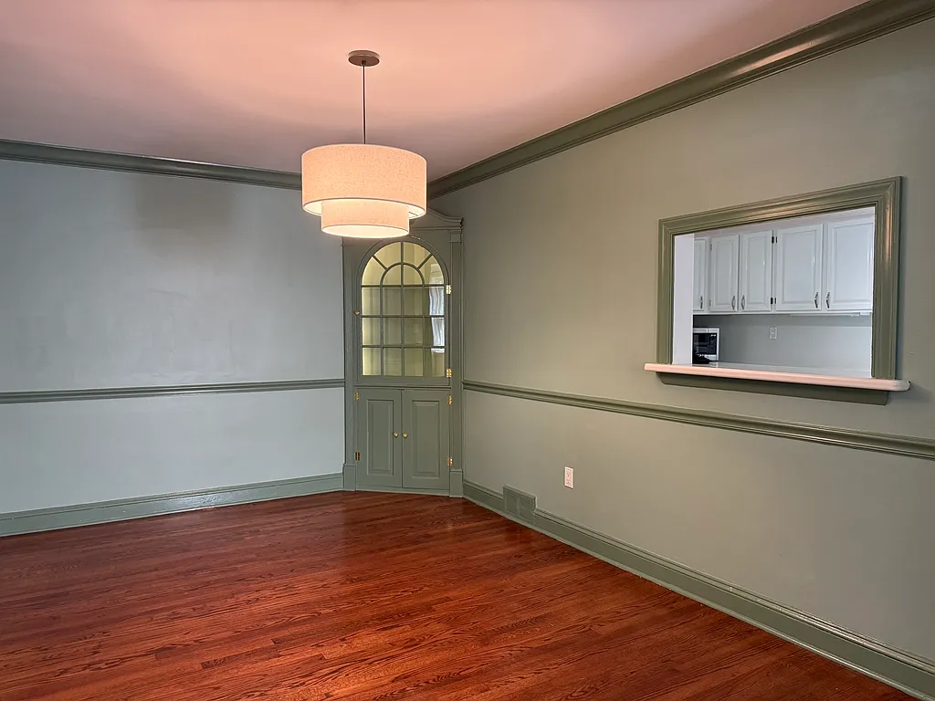 3 bed, 2.0 bath, 1500 sqft, $2,800 — Photo 4