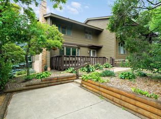 111 Birnamwood Dr, Burnsville, MN 55337