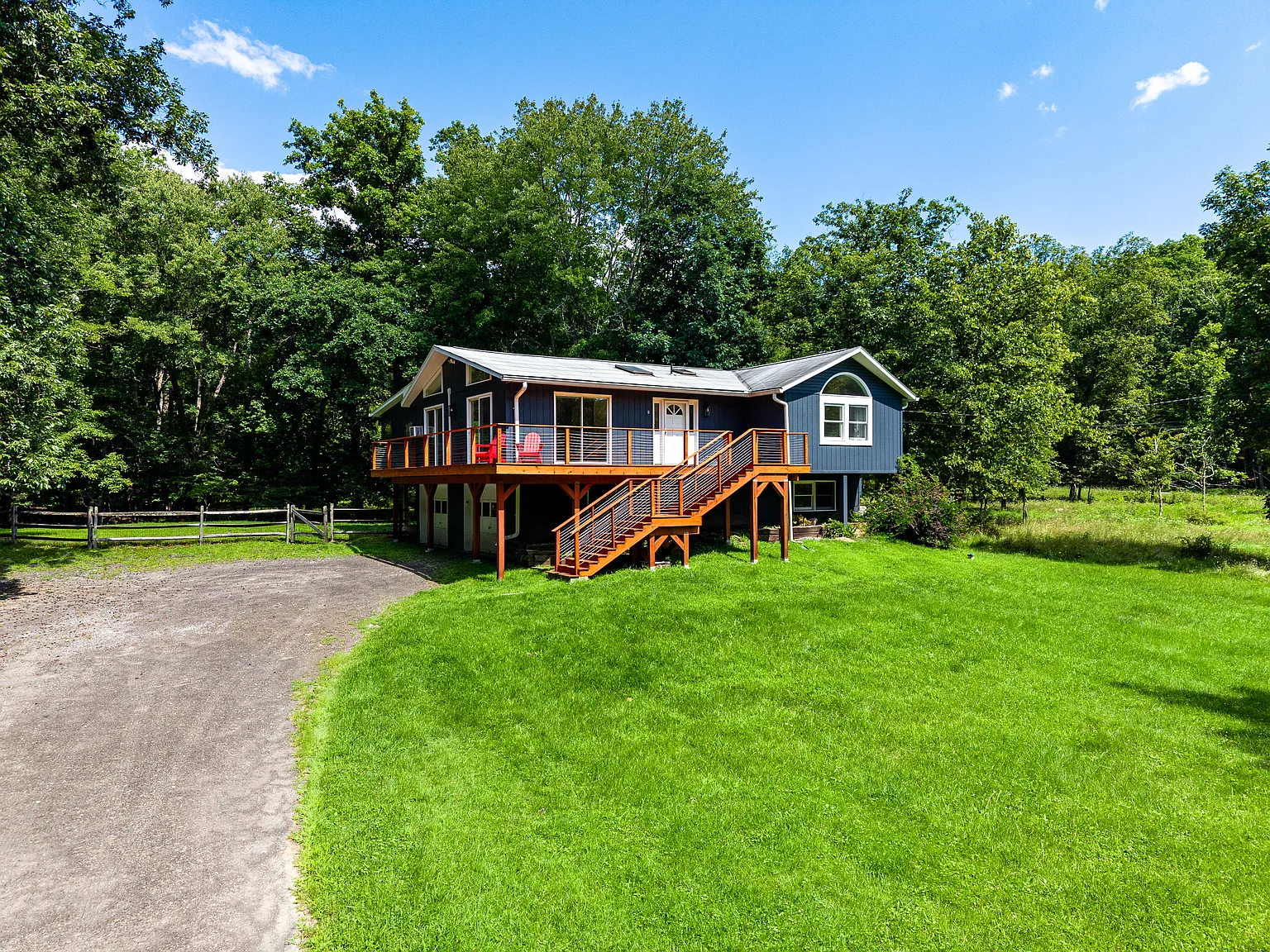 4 bed, 1948 sqft, $8,500 — Photo 1