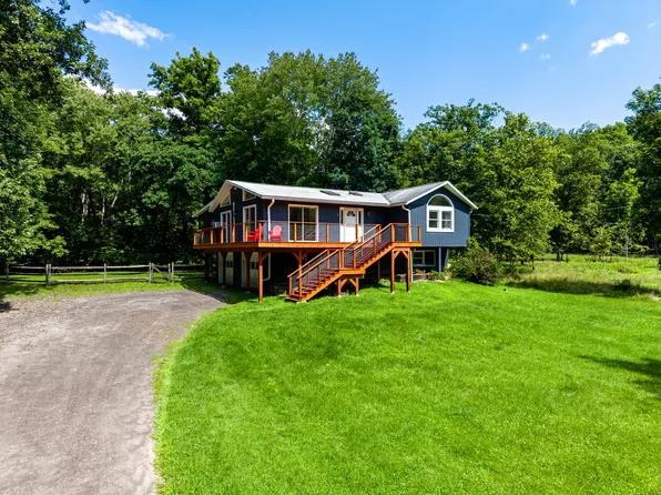4 Munchkin Ln, Kingston, NY 12401