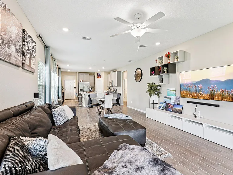 3956 Bloomfield Ct — Photo 8