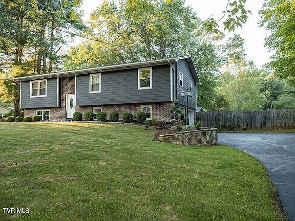 2nd image of 25597 Cornelius Dr