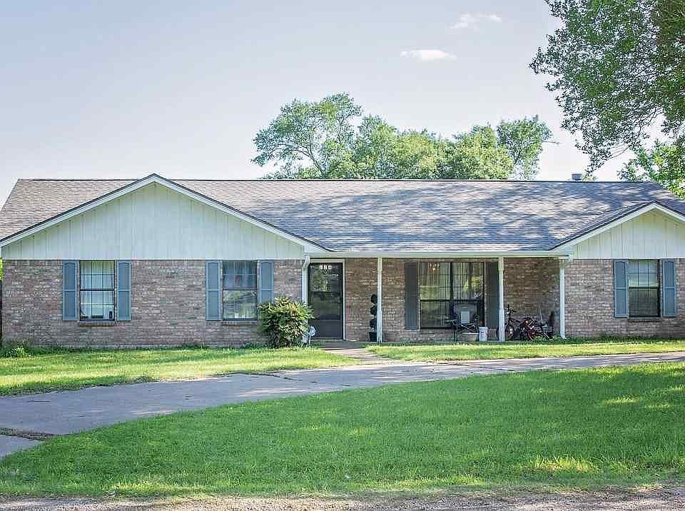 1st image of 124 Marshall Ave