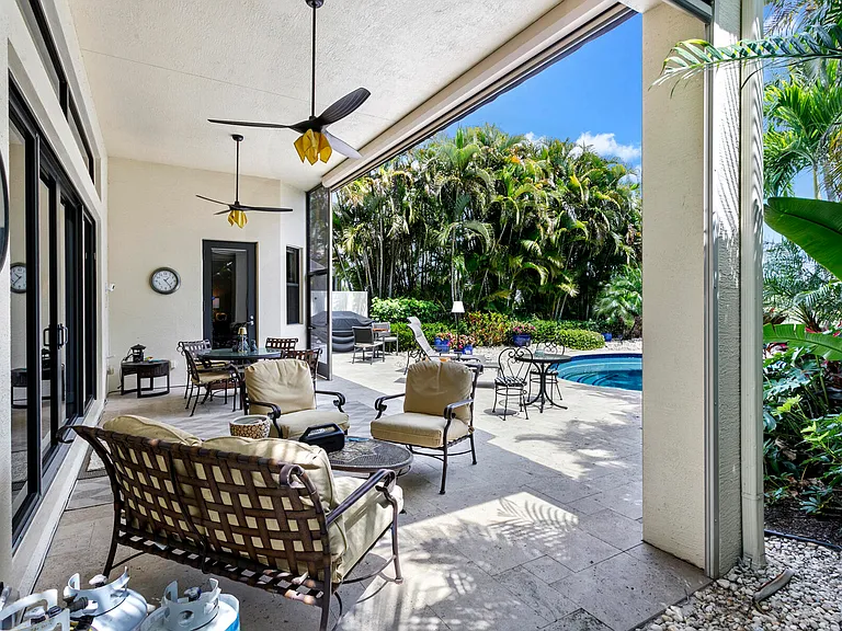 6700 Fox Hollow Dr — Photo 28