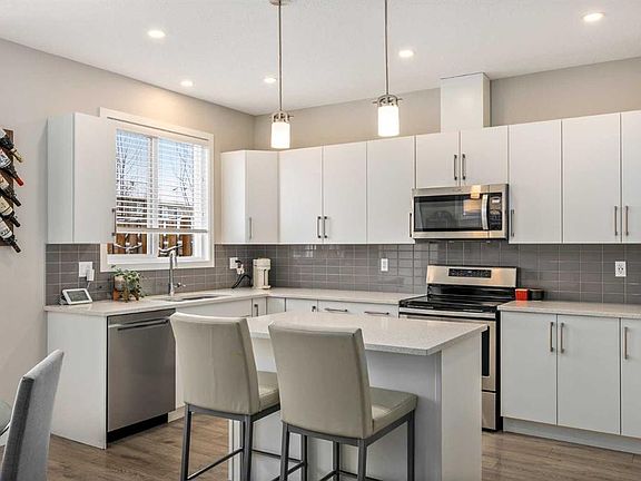 5th image of 265 E Seton Cir SE