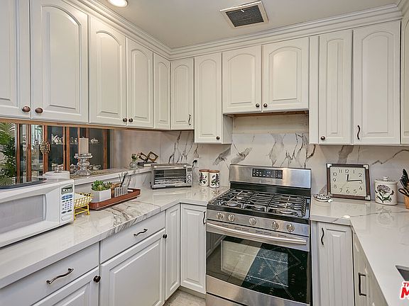 4th image of 729 S Hobart Blvd APT 16
