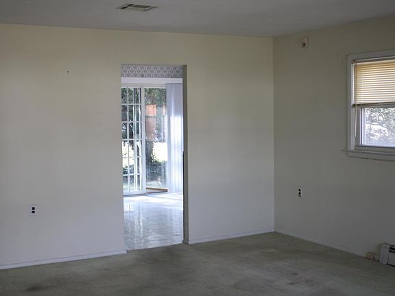 3rd image of 20 Petunia Way