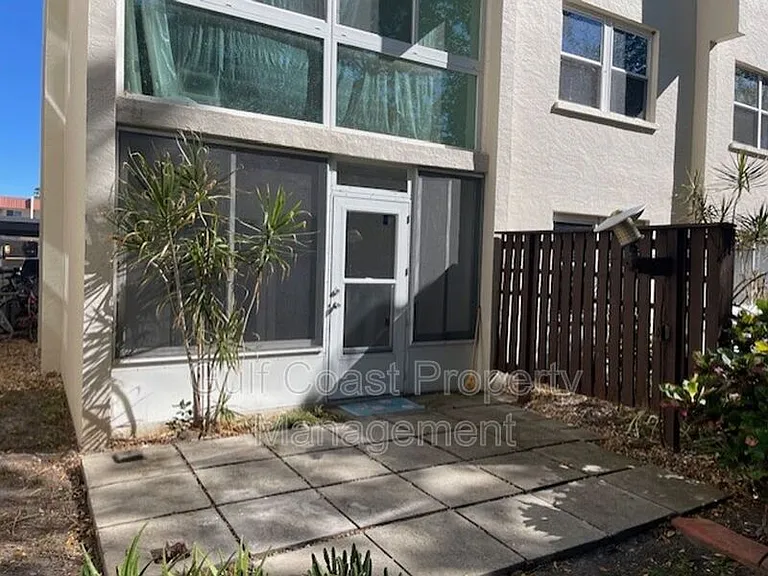 270 Santa Maria St #104 — Photo 21