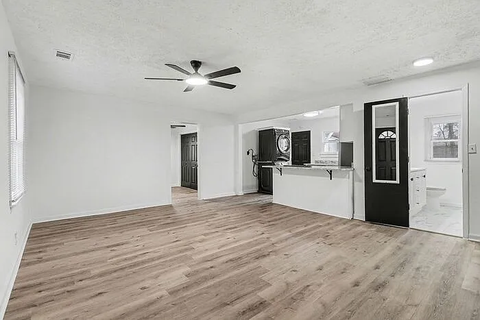 2160 Dowdell Dr — Photo 5