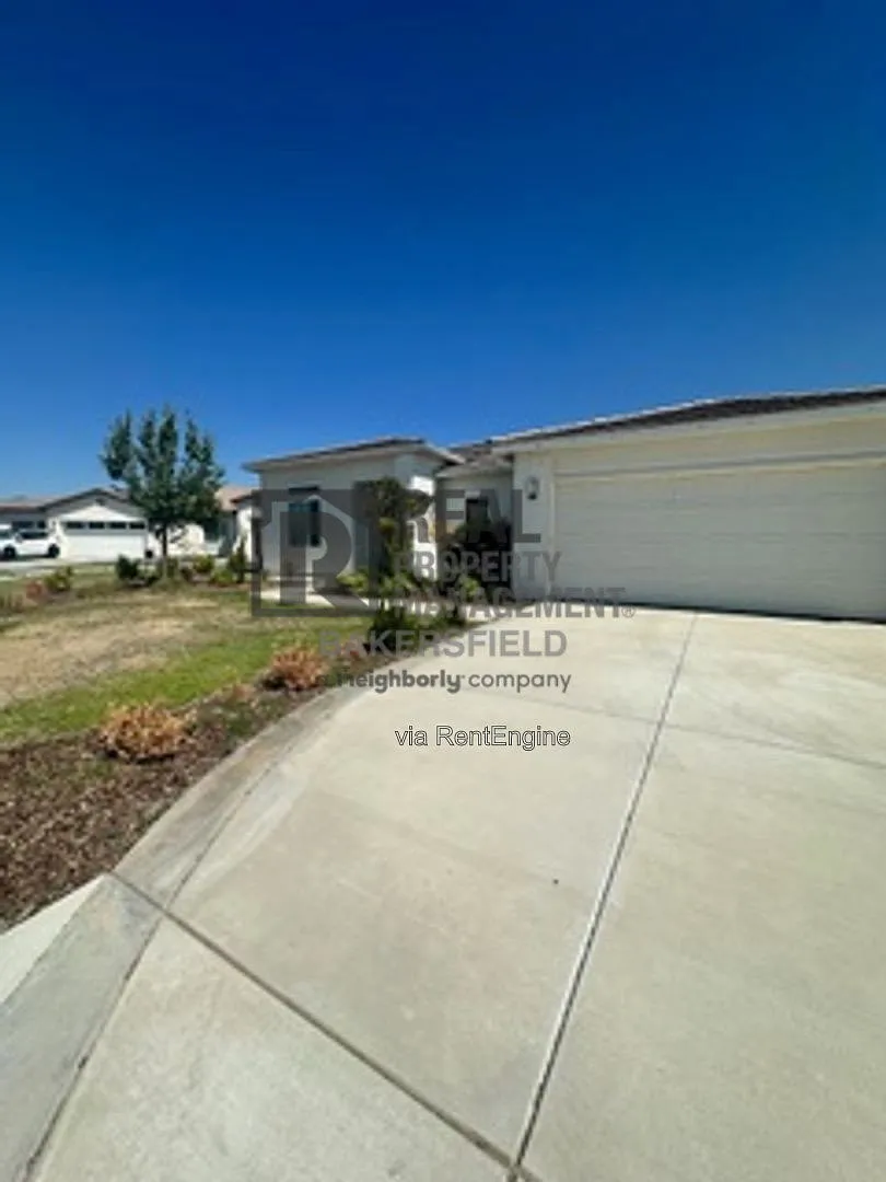 4 bed, 3.0 bath, 2382 sqft, $3,000 — Photo 1