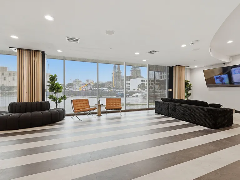 West 7th Apartments — Photo 22