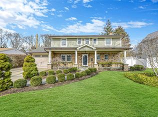104 Sherry St, East Islip, NY 11730