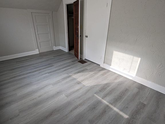 4th image of 83 Gibbs St #C