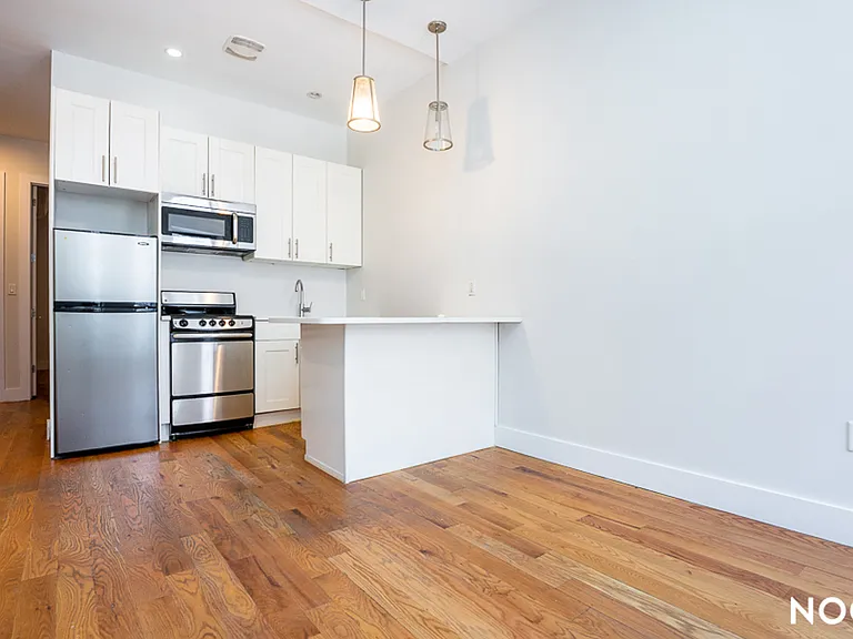 186 Broadway #3 — Photo 9