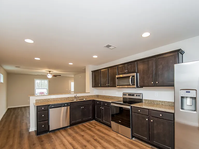 335 Noble Ln — Photo 4