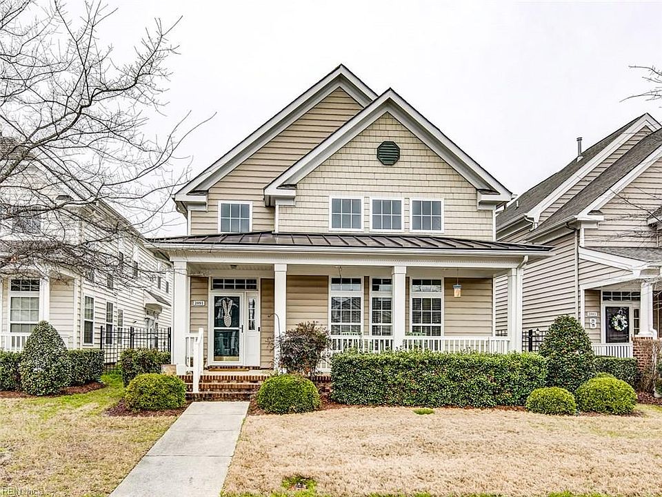 Welcome to this immaculate 3 bedroom, 2.5 bath home with a 1st floor master bedroom is ready for a new family.