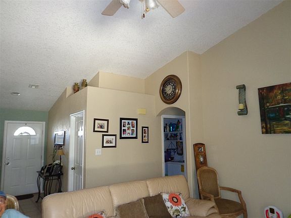 4th image of 1633 E B St