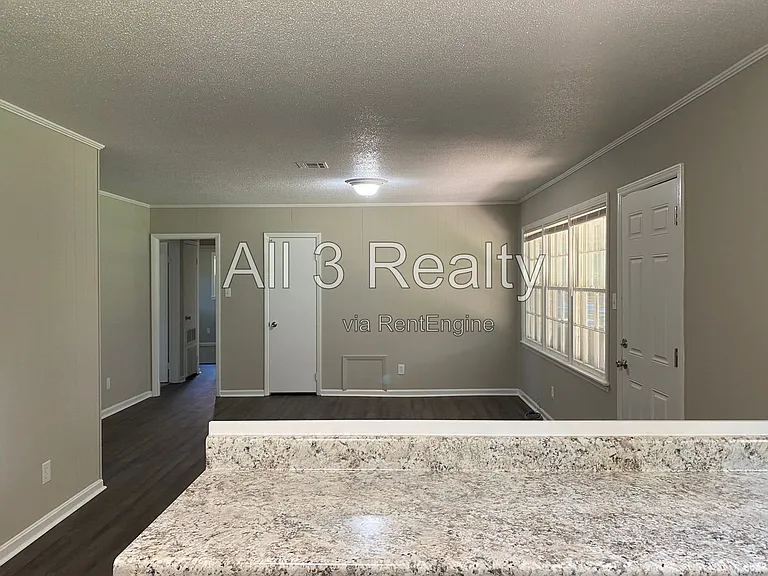 306 Oakwild Dr — Photo 13