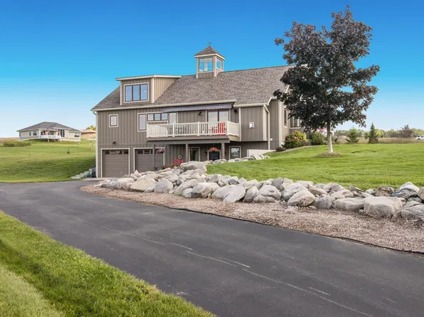 4740 E Water View Dr, Lake Leelanau, MI 49653