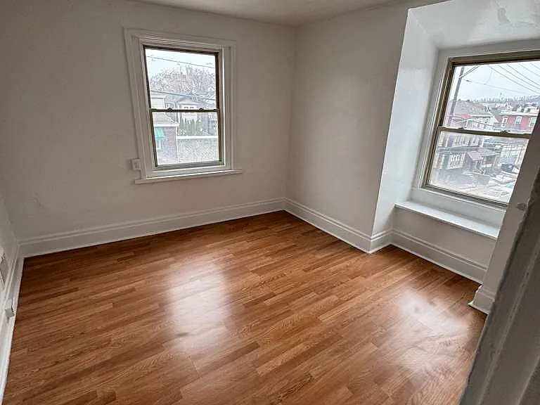 308 Bessemer Ave #3 — Photo 5