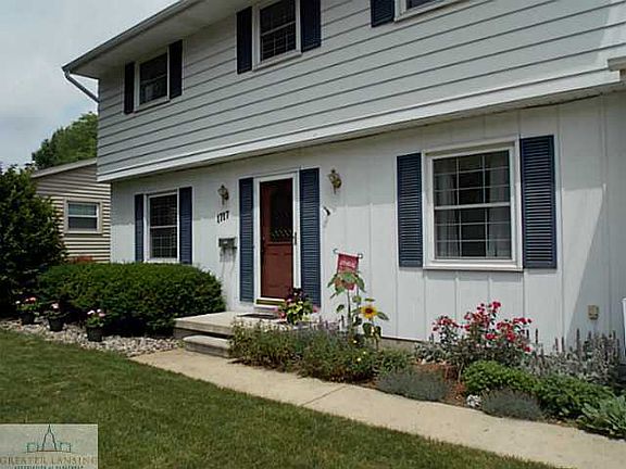 3rd image of 1717 E Cahill Dr