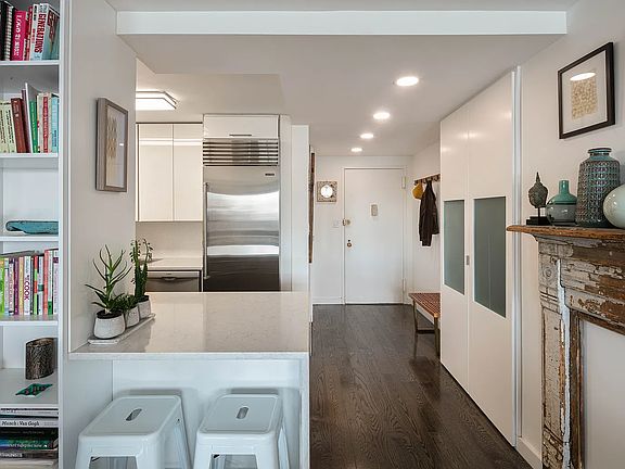 3rd image of 100 Beekman St APT 20D