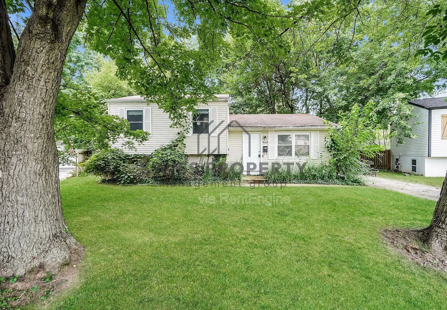3 bed, 1.0 bath, 1332 sqft, $1,700 — Photo 1