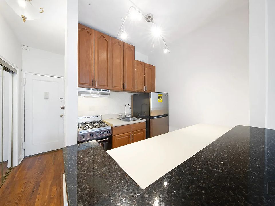 1st image of 330 E 83rd St APT 4M