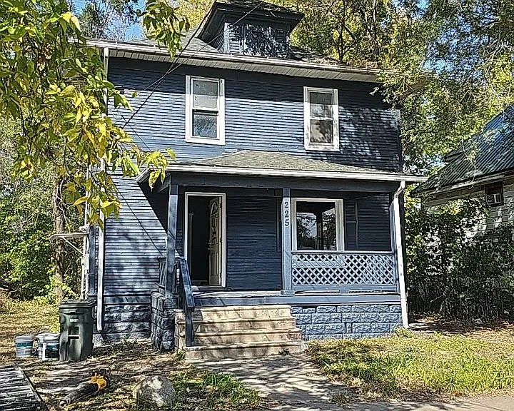 225 Sumner St — Photo 1