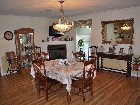 Dining Rm