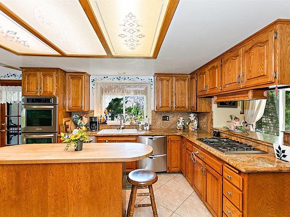 3rd image of 27513 Saint Bernard Dr