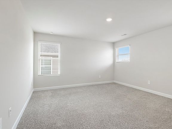 Welcome to the Dallas floorplan at Village White Pine.