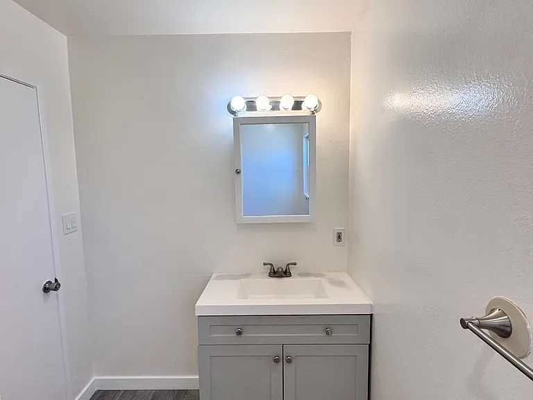 4321 Green Ave — Photo 14