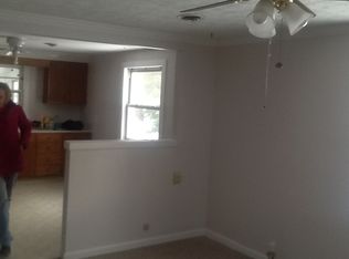 1044 Whitlock Rd, Irondequoit, NY 14609