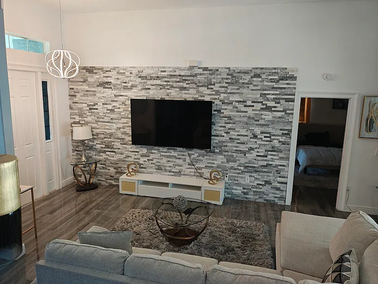 376 SW Tulip Blvd — Photo 28