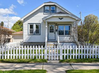3686 E Iona Ter, Cudahy, WI 53110